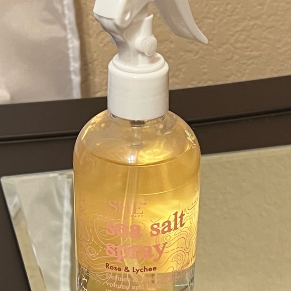 She Sea Salt Spray Rose & Lychee 8.45 fl  oz to get textured hair day at beach - Picture 7 of 10